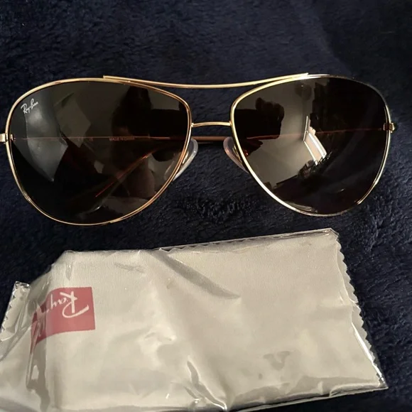 Ray-Ban Classic Aviator Gold Frame Sunglasses For Women